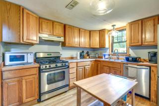 Meredith Home with Deck 6 Mi to Lake Winnipesaukee! - Meredith - 9
