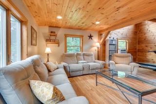 Meredith Home with Deck 6 Mi to Lake Winnipesaukee! - 8