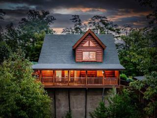 Cabin-n-Smokys! Indoor Resort Pool Views Hot Tub Game Room - Sevierville - 0