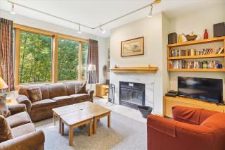 Highridge F2 Warm and Inviting 2 Bedroom Condo with Pool, Hot Tub, and Private Sauna - Killington - 7