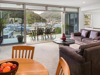 Oxley's Waterfront Apartment - Picton - 2