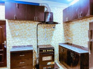 Select Delightful 1 Room 1 king-sized Bed - Abuja - 4