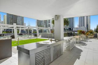 'Beachside Glow' Gold Coast Bliss with Shared Pool - Gold Coast - 7