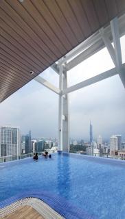 C14B Modern Infinity Pool KLCC Balcony View - 4