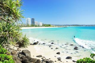 Hola Kirra - Ocean Blue Beachfront Oasis with Balcony - Gold Coast - 5
