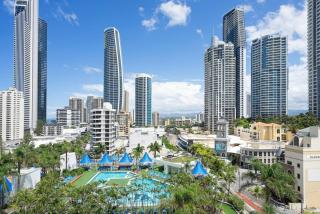 Sea Views at Central Surfers with Spa and Balcony - Gold Coast - 6