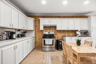 Luxury 6BR Retreat Fast WIFI, Dedicated Workspaces - 6