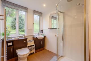 Urquhart Bay B&B - 1