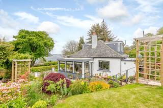 Urquhart Bay B&B - 8