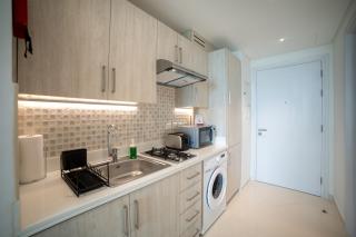 Chic Palm Studio with Sea View & Infinity Pool - 8