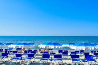 ISA-Appartament plus with mezzanine, 4 beds, air conditioning and private outdoor area in Village with 6 swimming-pools - Piombino - 2