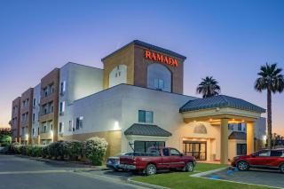 Ramada by Wyndham Bakersfield - 6