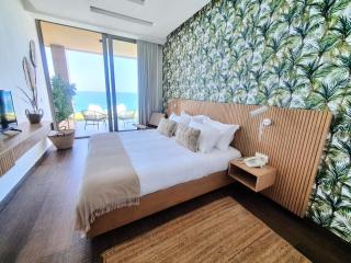 Majestic Palm Beachfront Exotic Room in Batroun - - 7
