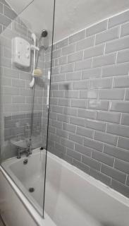 spacious 3 bed - EFC stays - Liverpool - 1