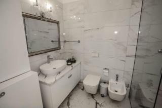 Luxurious Apartment at Square 21 - Tirana - 5