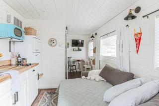 Downtown Tiny Home near Shenandoah National Park - New Market - 9