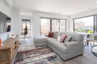 Retreat to the Coast - Sleeps 6 - 4