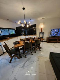 JOUBLIE TOUT! CALME BORD MER SHOPPING, SPA MÉNAGE LINGE WIFI 2 PARKING INCLUS 8 personnes - Vias - 2