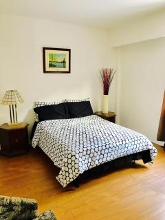 Stylish Montreal Apartment: Comfortable Stay in the Golden Square Mile - 6