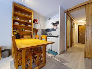 Studio Cabine Bien Équipé · Centre Val-d'Isère · Balcon & Terrasse Exposée Sud - FR-1-518-105 - 1