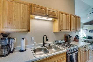 20 Mi to Glacier Natl Park Pet-Friendly Cabin - Columbia Falls - 9