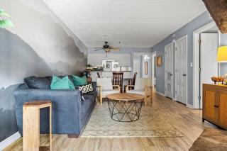 VIEWS & FIREPLACE - Minutes to Gburg and Ober - Condo - Gatlinburg - 4