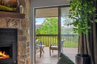 VIEWS & FIREPLACE - Minutes to Gburg and Ober - Condo - Gatlinburg - 8
