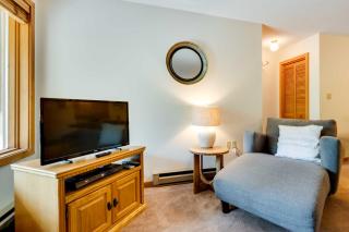 Riverfront Lincoln Condo with Patio and Pool Access! - 5