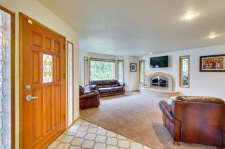 Riverfront Rental with Deck 4 Mi to Wallace Falls! - Sultan - 7