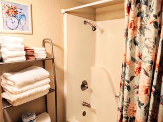 Spacious Lakeside Country Getaway! - Hot Springs - 4