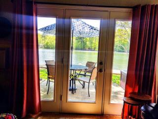 Spacious Lakeside Country Getaway! - Hot Springs - 2
