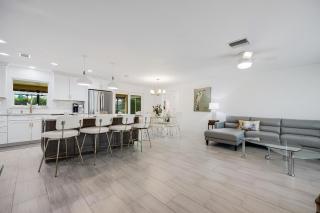 Villa Beachside Bliss - Cape Coral - 1