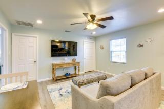 Heron Bay Cottage with Patio in Rockport! - 7