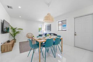 Stunning 3-Bedroom Duplex with Free Parking - Miami - 5