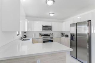 Stunning 3-Bedroom Duplex with Free Parking - Miami - 7
