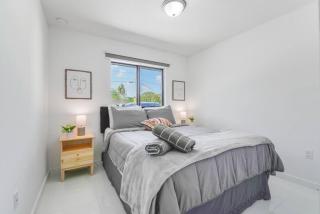 Stunning 3-Bedroom Duplex with Free Parking - Miami - 6