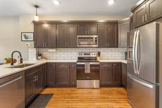 Modern condo in the heart of uptown Butte - Unit B - 3