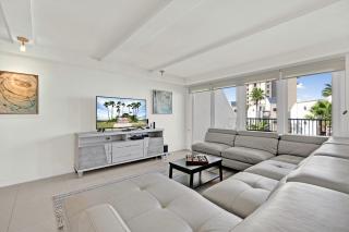 Charming condo with private terrace & pool view - South Padre Island - 4
