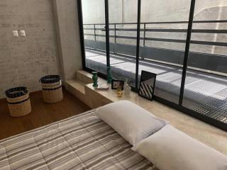 LA CONDESA Extraordinario Depa para 8 personas de Dos Pisos y Terraza con descuento a partir de la 3a noche - 1