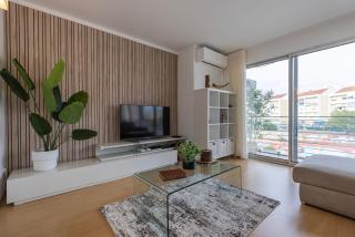 Charm 3BDR Apartment W/Balcony by LovelyStay - Lisbona - 1
