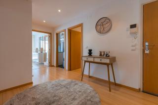 Charm 3BDR Apartment W/Balcony by LovelyStay - Lisbona - 4