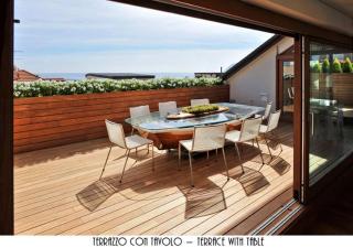 Luxurious penthouse with large sea view terraces - 3