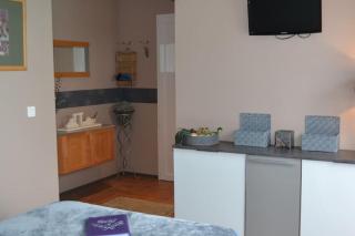 "POUR VOUS" studio dans villa avec piscine - 8