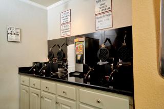 Family Garden Inn & Suites - Laredo - 4