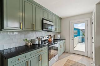 The Sunny Side-Pensacola Beach, 600 feet to Gulf, Private/Heated Pool, Games, Gear - 4