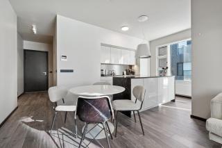 Cozy Lux 2BR & 2BA City Center with Free Parking - 7