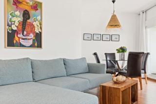 Gorgeous 3 Br Apart with Sea Views, Pool - Marbella - 4