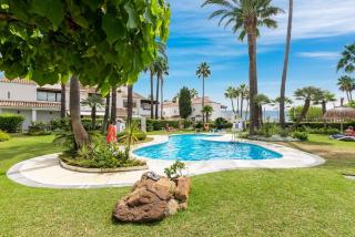 Gorgeous 3 Br Apart with Sea Views, Pool - Marbella - 2