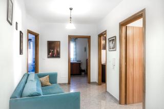City Center Two Private Bedrooms near Scanderbeg Square on Shared Apartment - Tirana - 9