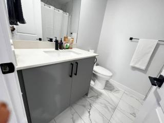 Prime Retreat: Cozy 2Bed Bsmnt with Modern Comfort - 9